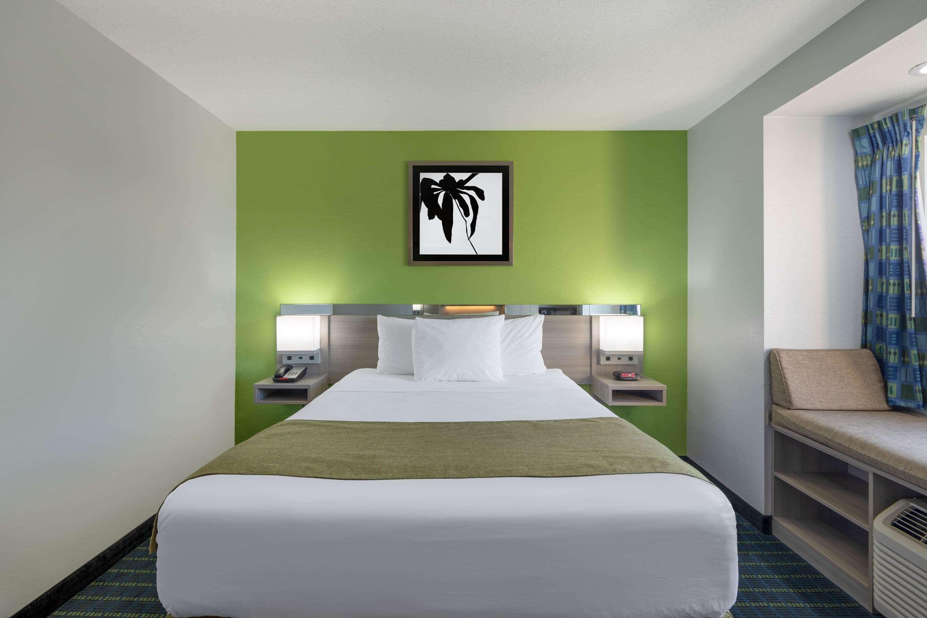Microtel Inn By Wyndham Lake Norman Cornelius Exterior foto
