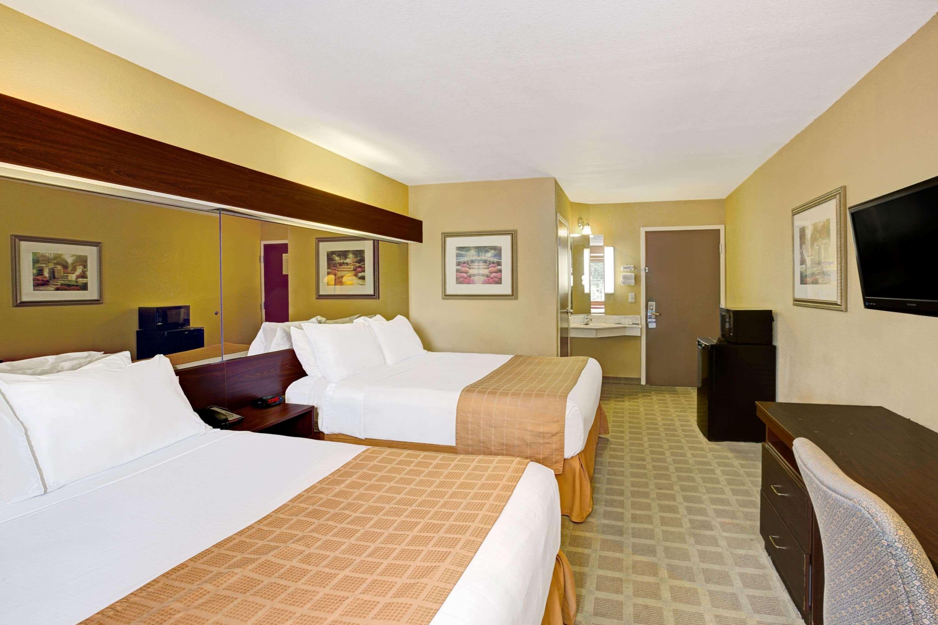 Microtel Inn By Wyndham Lake Norman Cornelius Exterior foto