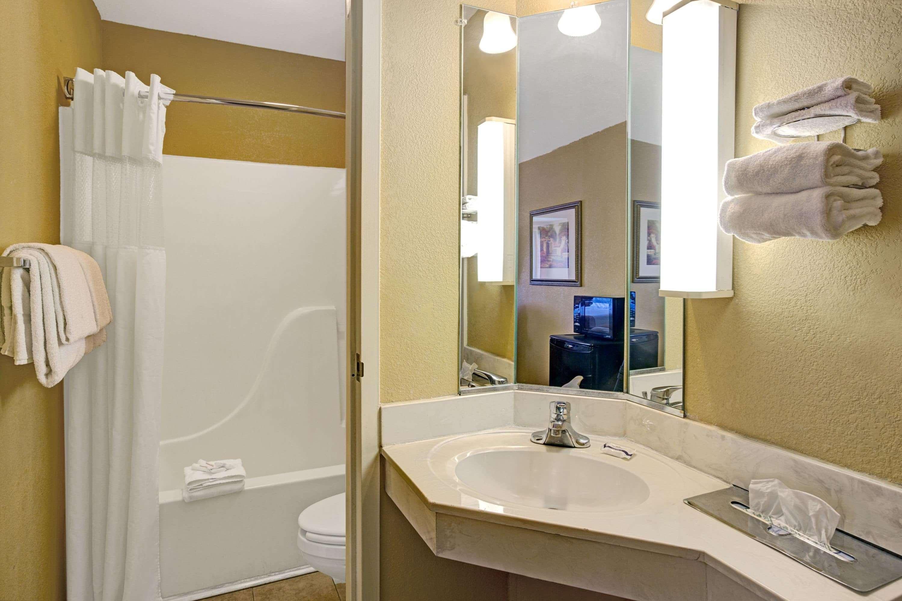 Microtel Inn By Wyndham Lake Norman Cornelius Exterior foto