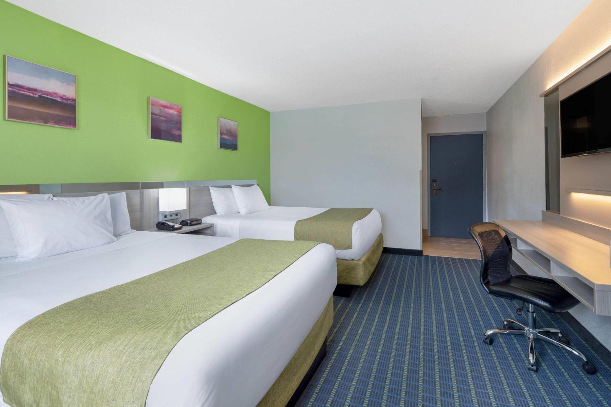 Microtel Inn By Wyndham Lake Norman Cornelius Exterior foto
